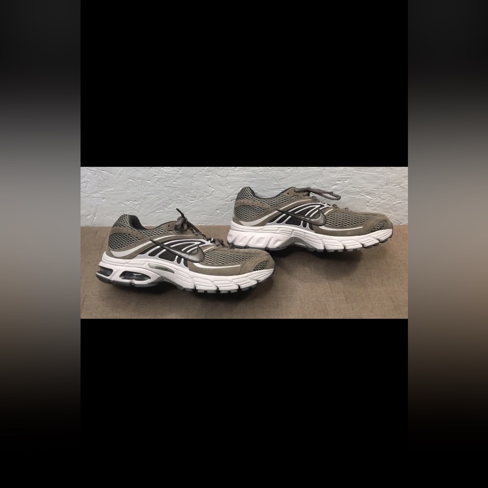 Excellent Nike Air Max Moto 2K Men's Sneakers Size 11 Brown Ironstone IQ4924-004